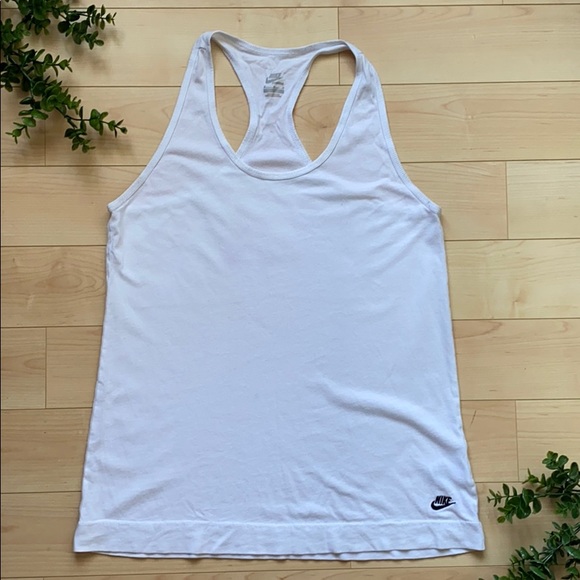 Nike • Tank • M - Picture 1 of 5